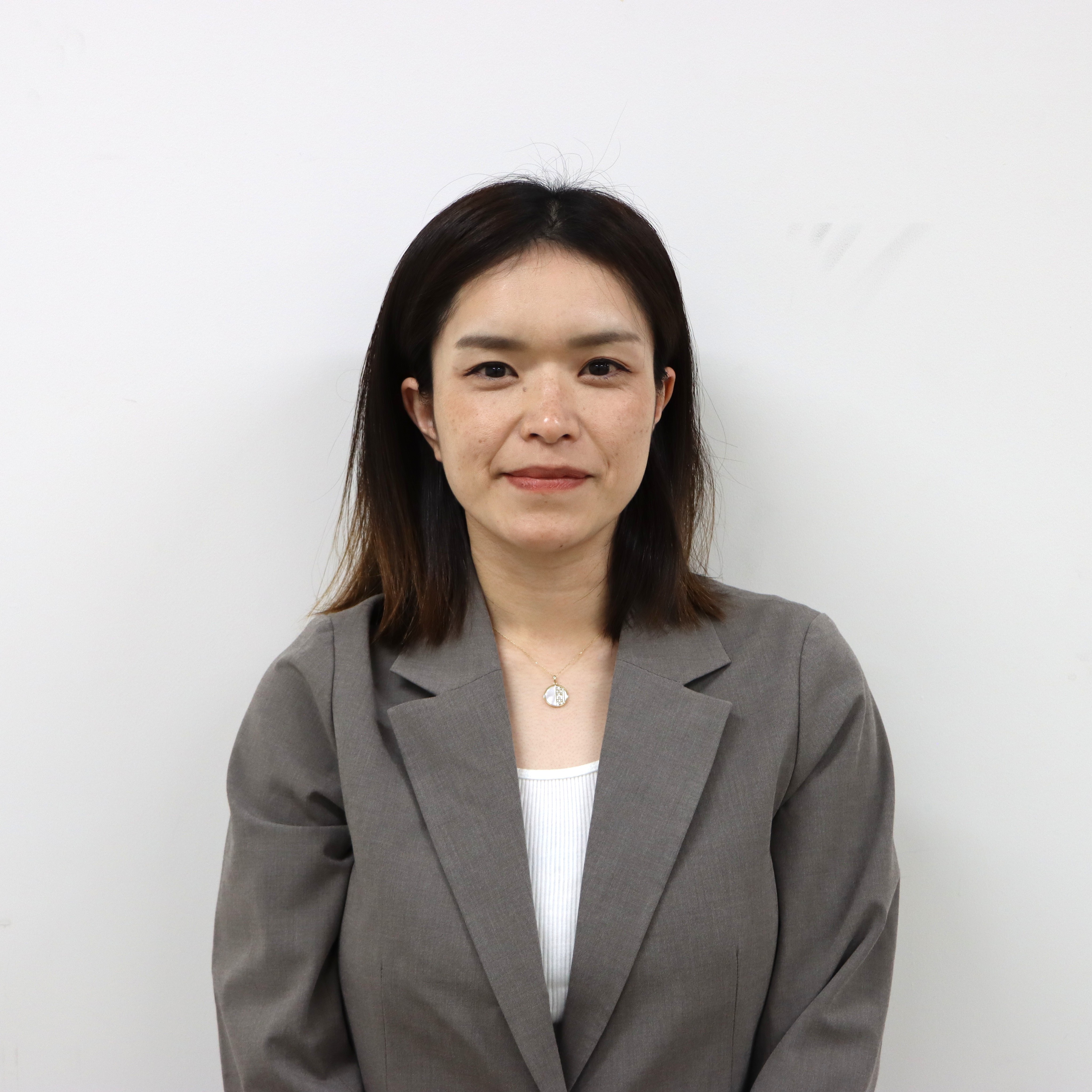 8番議員　島袋　稚菜