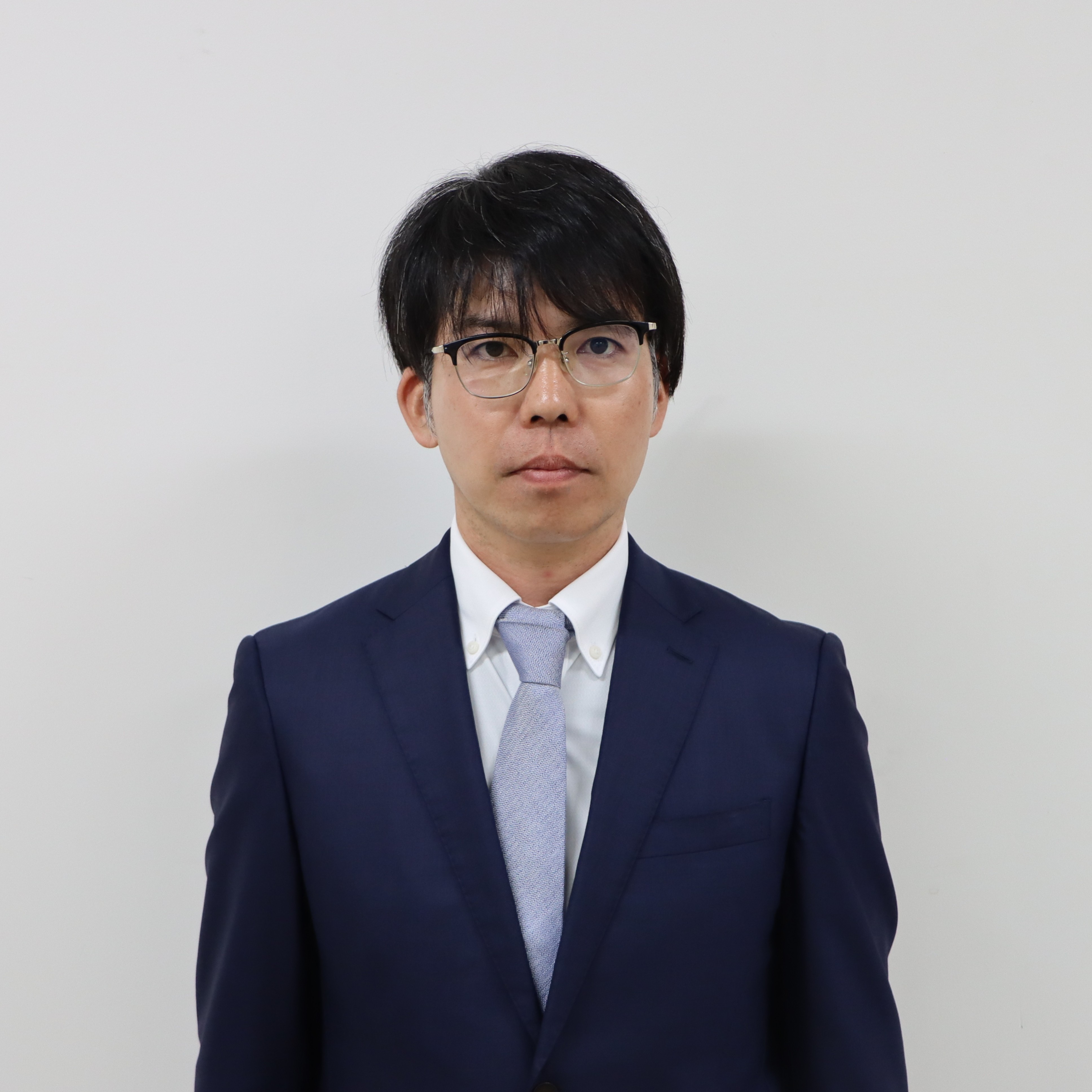 9番議員　秋田　一成